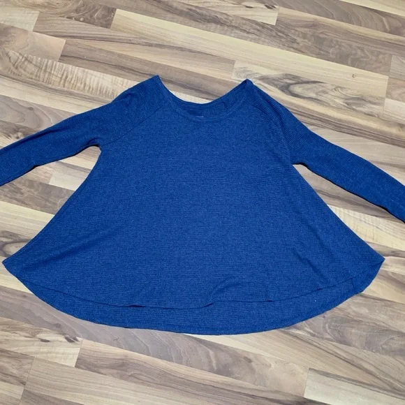 2 We the Free Rocksbility thermal swing long sleeve❤️FINAL SALE❤️ - Picture 5 of 16